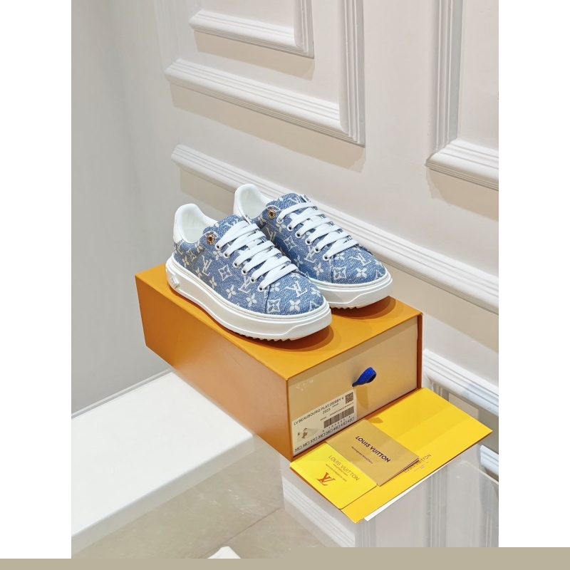 l**is V*t*n sneakers